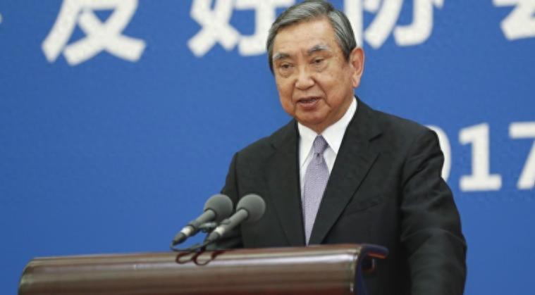 稀土没等来，高市又等来了行程延期。共同社6月12日放出一则消息：河野生前担任会长