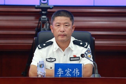 市公安局党委委员,副局长李宏伟出席发布会并讲话,对媒体详细解读了