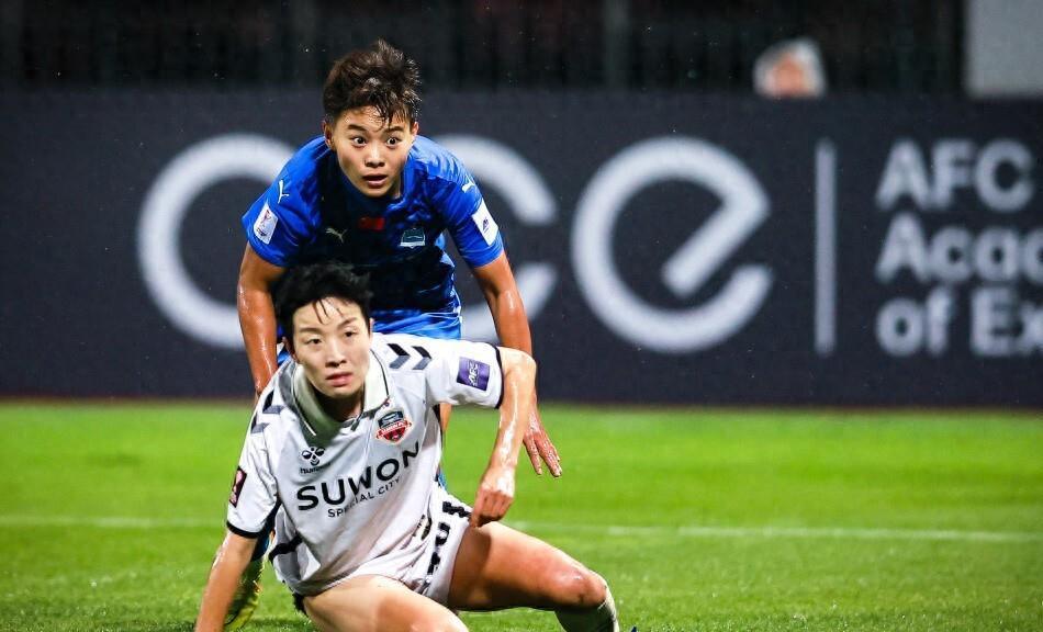 一位海港球迷不敢相信这是真的！因为输得看不懂！武汉女足0-4惨败韩国水源！无缘亚