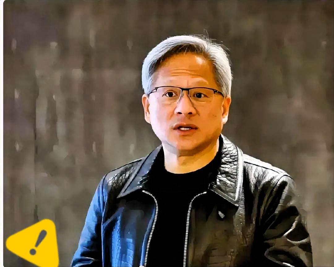黄仁勋站在天坛祈年殿前那张照片，看着真让人五味杂陈。这位掌控着全球AI算力命