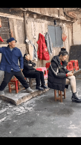 这个糟老头子坏得很[笑着哭][笑着哭]