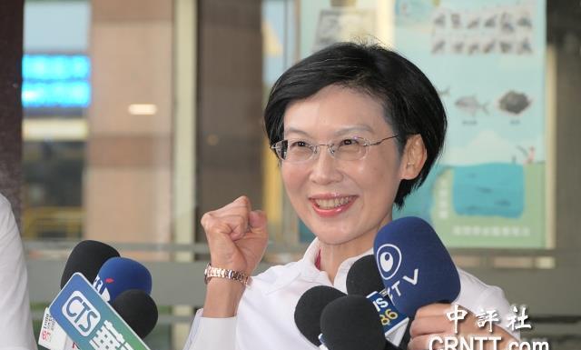 涉助理费案遭起诉、有意参选高雄市长的民进党“立委”林岱桦日前在跑摊时，强调自己没