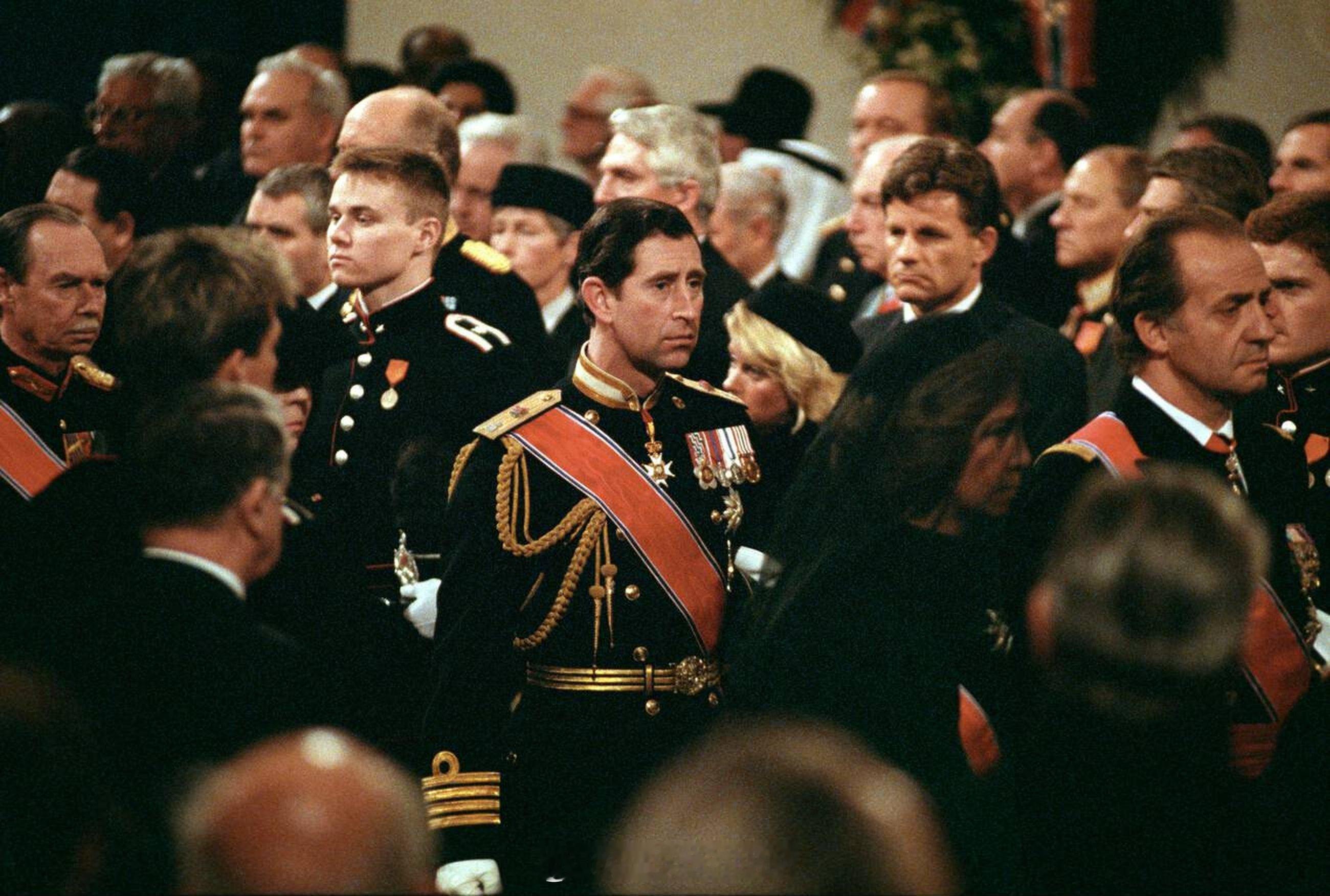 英国王室3️⃣5️⃣年前的今天1991年1月30日，威尔士亲王查尔斯王储和安