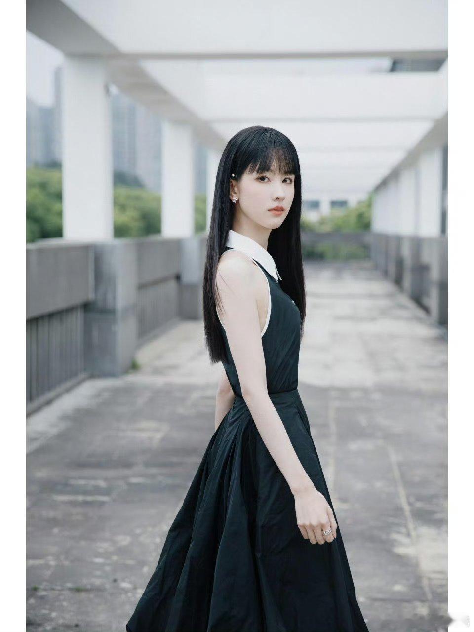网传陈都灵接触今天也没变成玩偶呢，我太想看嘟嘟演这种无限流题材了求求嘟嘟快接