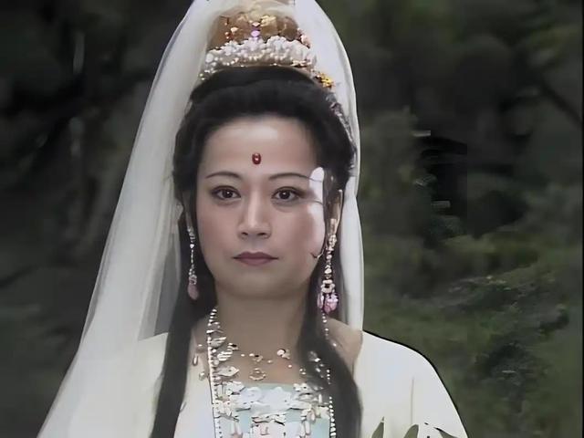别被“菩萨”这俩字给糊弄了，在西游这场大戏里，观音的真实段位，远比表面职称要狠得