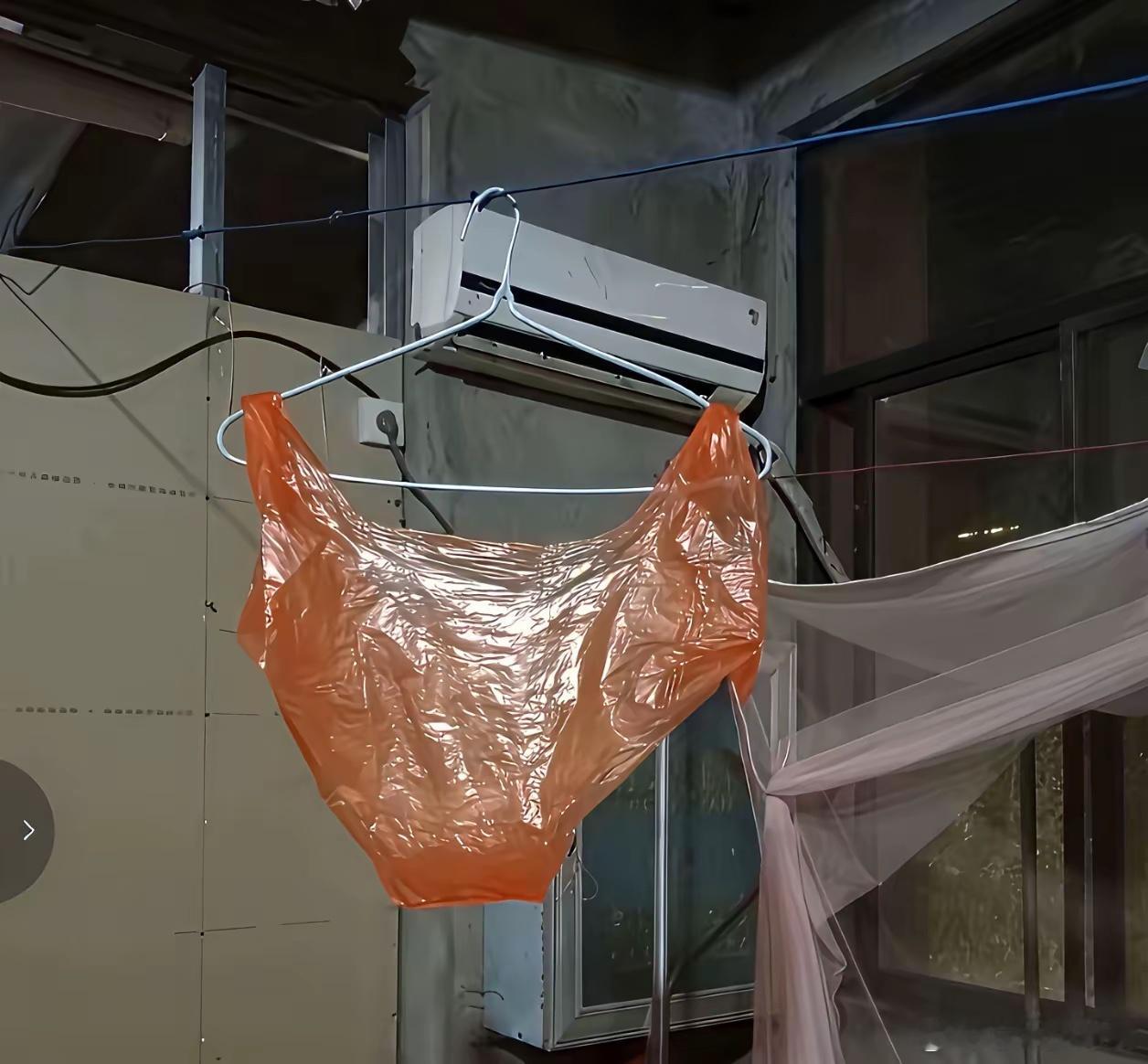 巴黎世家新款，2026，你就说绝不绝吧。不说别的，就说巴黎世家的设计者这脑袋，你