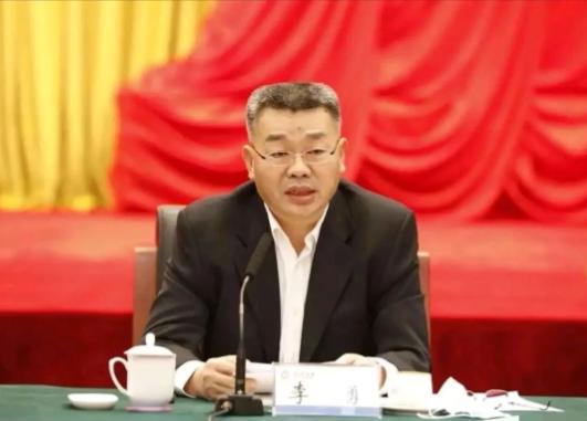 中海油前总经理李勇预感要被抓，在家里一把火烧人民币，企图销毁证据，也是够愚蠢的。