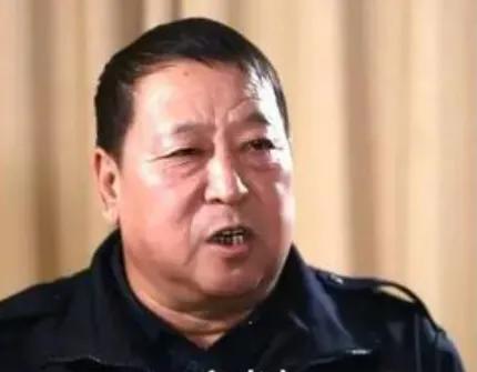 [点赞]“1994年，玉米地里那个女的也是我杀的，只是不知道被谁顶罪了。”听到