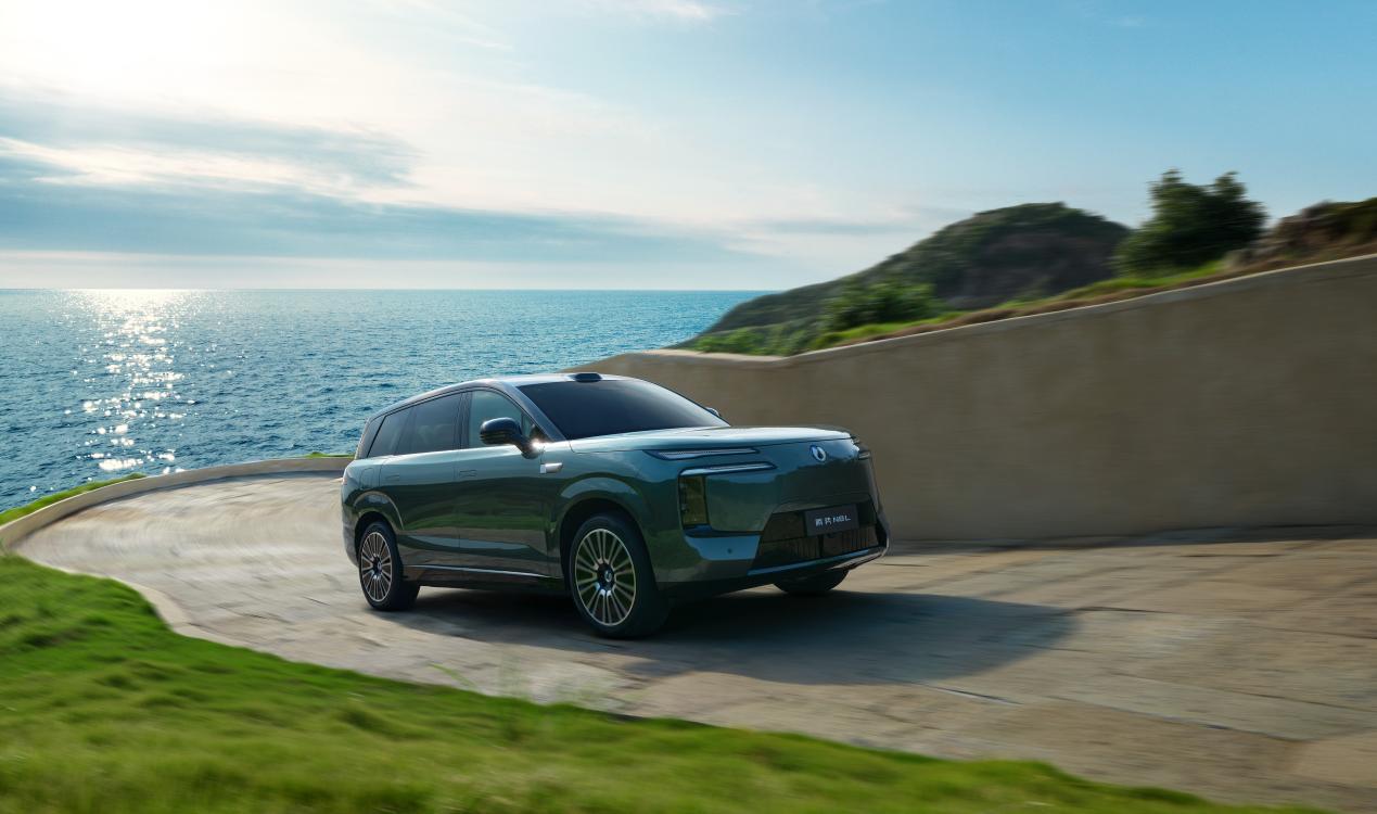 看一款车好不好，先看它的技术硬不硬。腾势N8L刚上市就刷新我对30万级家庭S