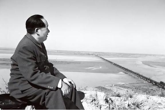 原来毛主席在1949年就想要攻打台湾，那时候应该是最好打的吧。1949年7月份，