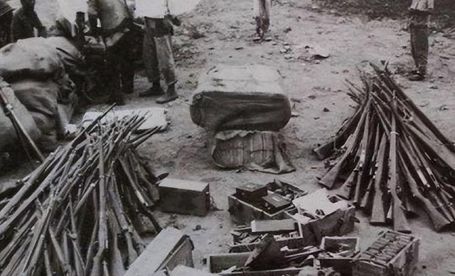 1940年，八路军炮连连长，盯着两门炮愁得头发都快揪完了，因为仅剩3发炮弹，大战