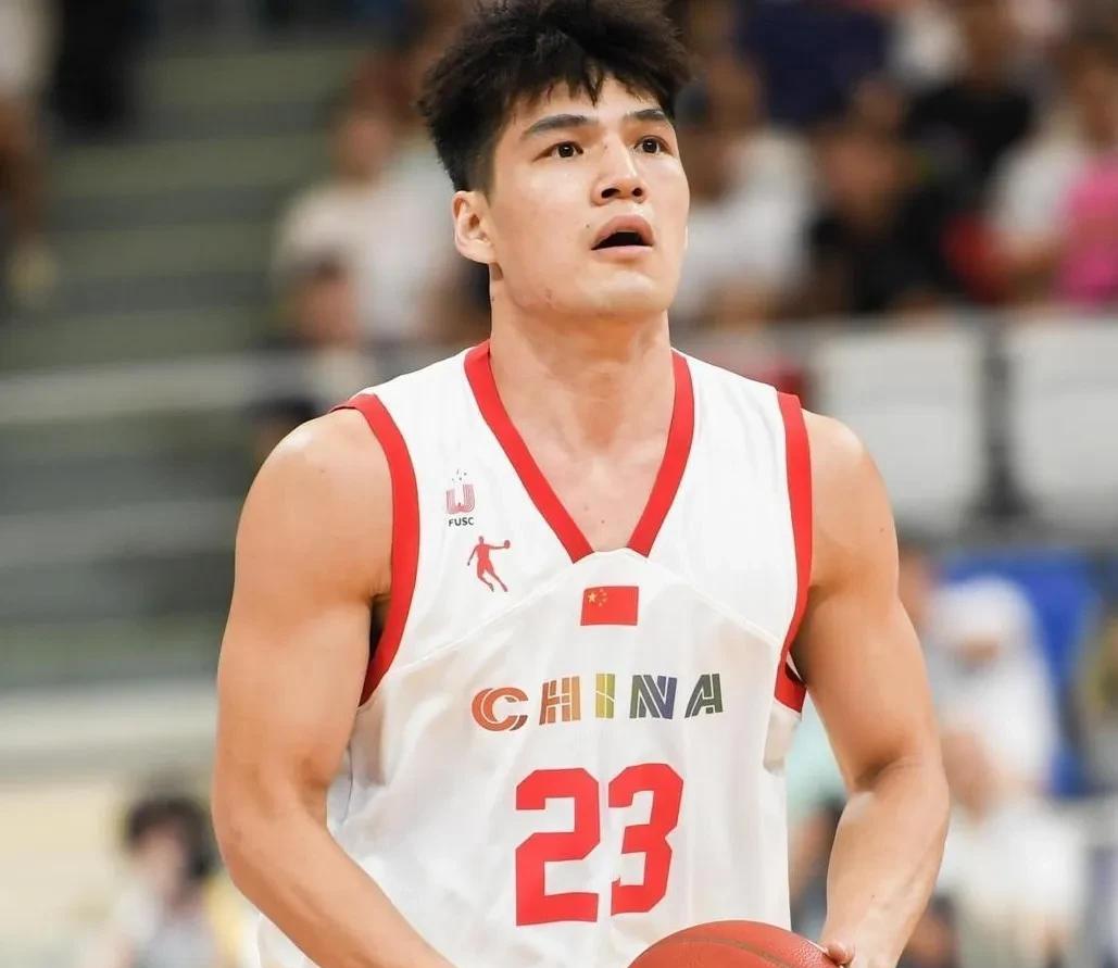 北控打的陈国豪怎么就成了香饽饽！广东为什么如此渴望得到他？24-25赛季休赛季