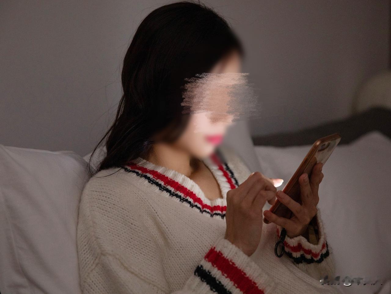 北京，女子认识了一男子，男子说自己年入50万、有房有车，男子对女子嘘寒问暖，两人