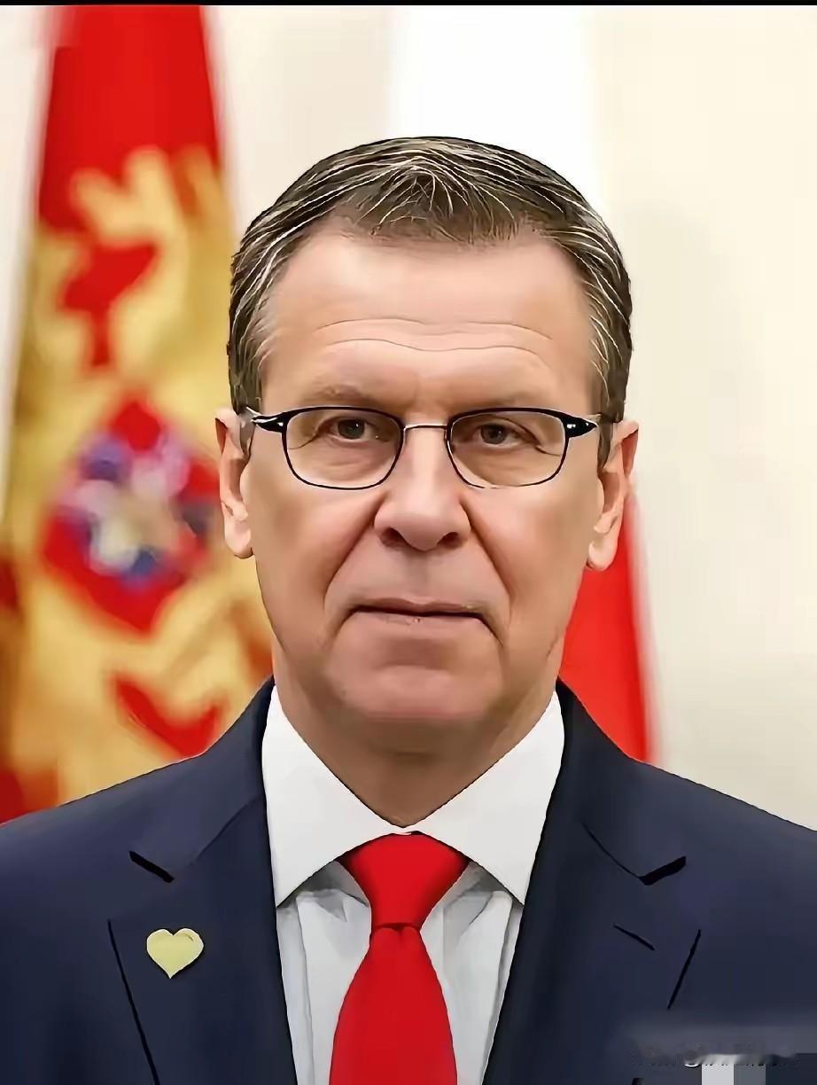 俄罗斯消息2025年12月12日，俄罗斯外长拉夫罗夫发表声明称至少有100名英