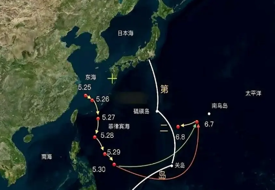 这才叫史无前例吧？辽宁舰“豪华”战斗群编队到了吕宋岛以东虚晃一枪，然后直