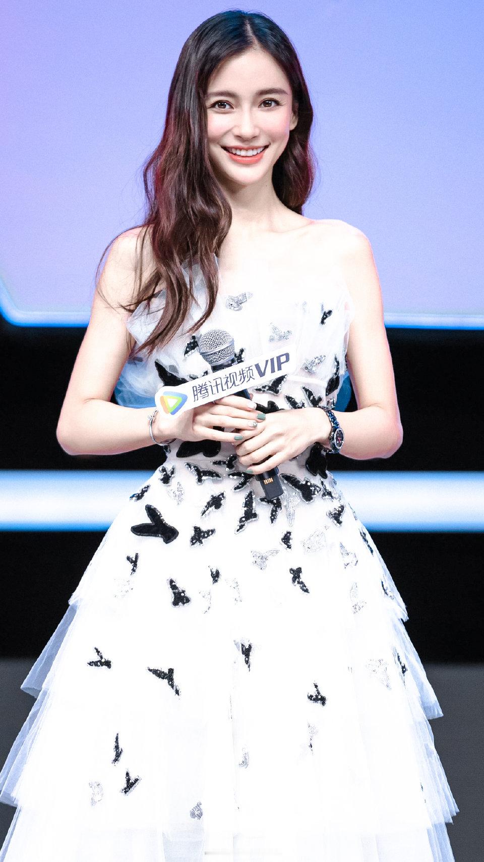 angelababy🍑angelababy真正的成熟是自己主动穿上秋