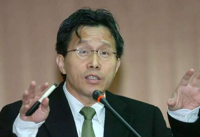 台岛内传出消息称，在11月26日，台湾驻欧盟大使代表谢志伟，公然发文称是，视武力