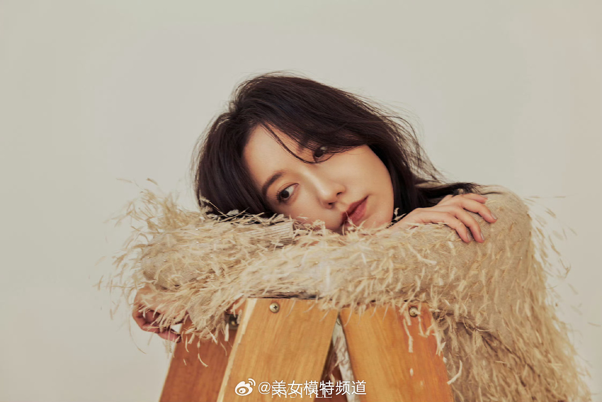 高露的一组时尚写真大片​​​