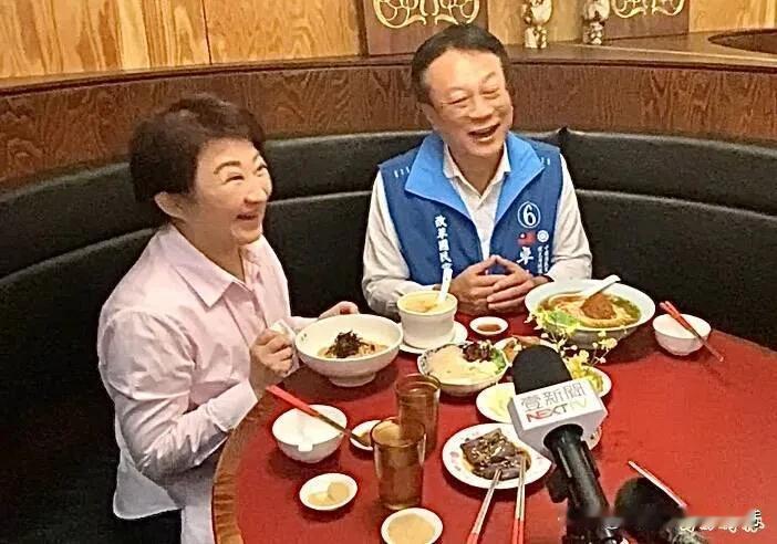 “皇帝不急太监急”！卢秀燕轮流招待6人尝小吃网见菜单惊：真正吃货。国民