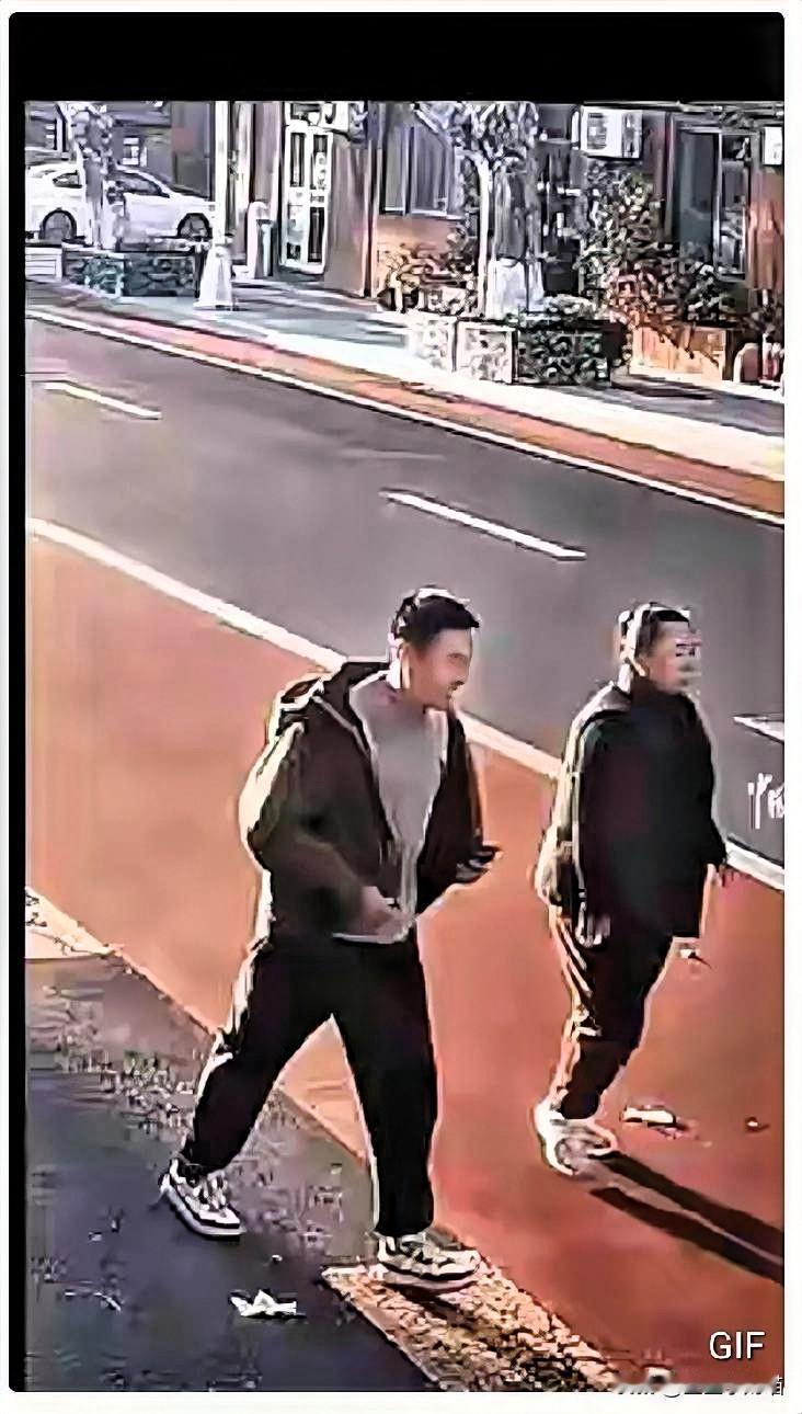 又是山东人！格局真的太大了！觉悟太高了！近日山东威海一对夫妻提着手提袋走到北