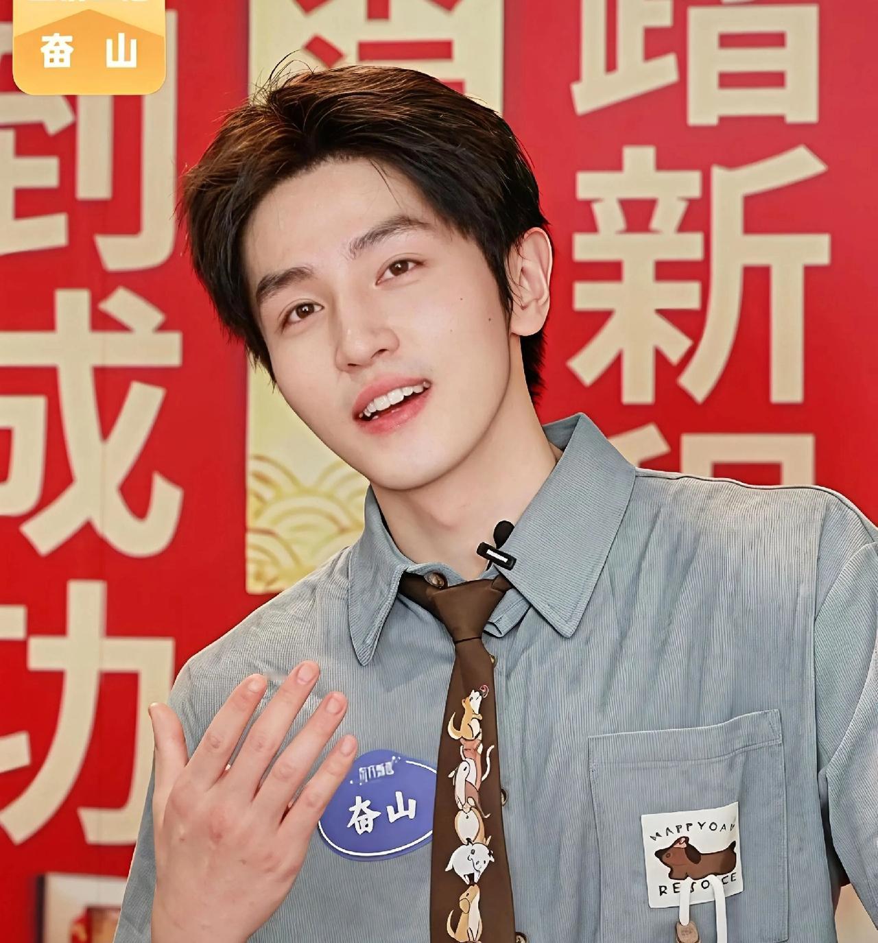明明等人的离职请求公司能很快答应下来，除了直播模式的改变，还有其他原因。最近