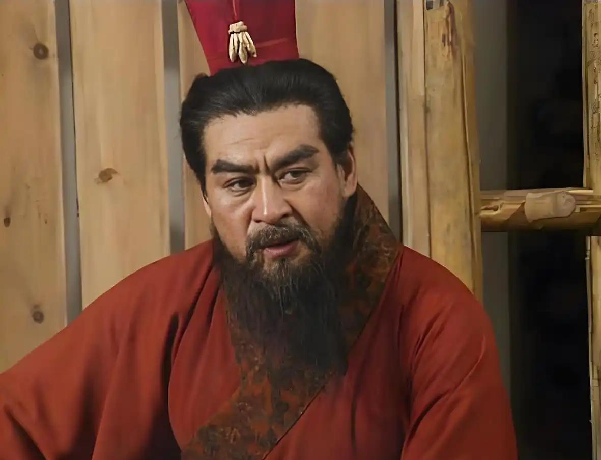 袁绍到底败给谁了？真不是曹操，官渡虽然败得惨，却也没致命！后来袁绍回到邺城，