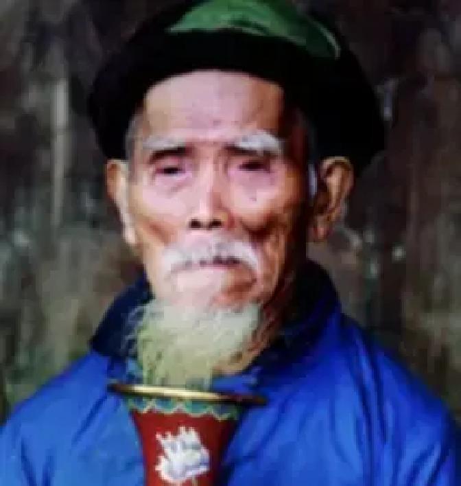 每天都有专家在电视上喊着戒烟延寿，可到了贵州深山里，这套理论被一个大爷彻底砸碎了