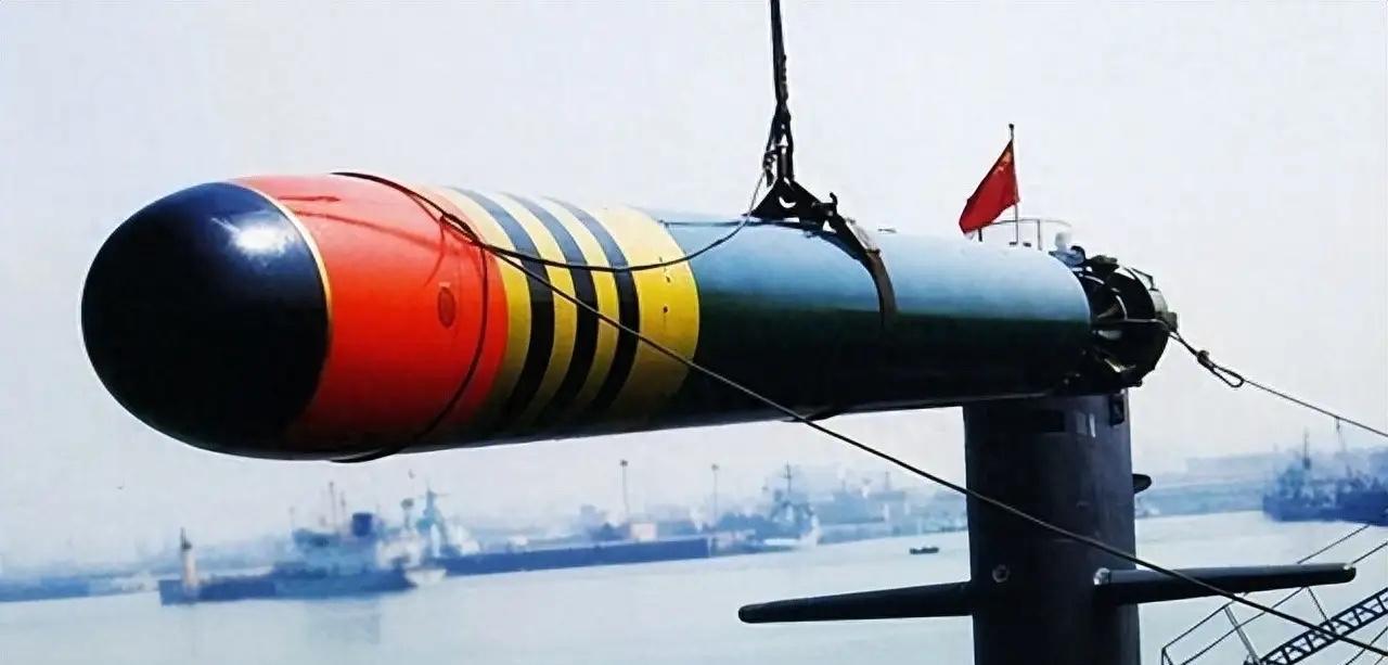 为啥055、052D弃用了重型鱼雷？重型鱼雷早就落伍了，反舰导弹才是军舰杀手？
