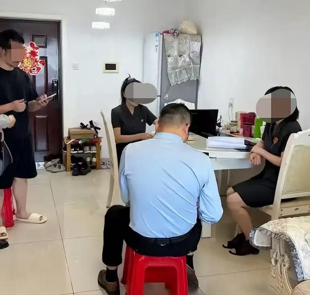 两兄弟各出30万给父母买房养老，父母去世后，房子卖了90万。两兄弟分钱时，没出过