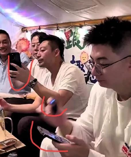 汪小菲44岁生日这天S妈发了一条比较长的文案并不是单纯祝生日快乐，而是说了一