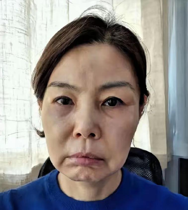 女人千万不要过度存钱!我同事今年47岁，手里存了将近80万，她一个月工资六