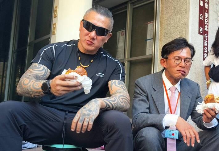 赖清德“认真追杀”，馆长“认真搞笑”，完全不惧赖清德威胁！“馆长”陈之汉在民众党