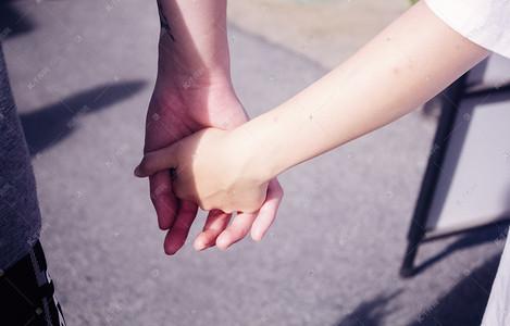 世界上只有一种男人，不会出轨你见过凌晨三点医院的走廊吗？我曾是急诊科护士，