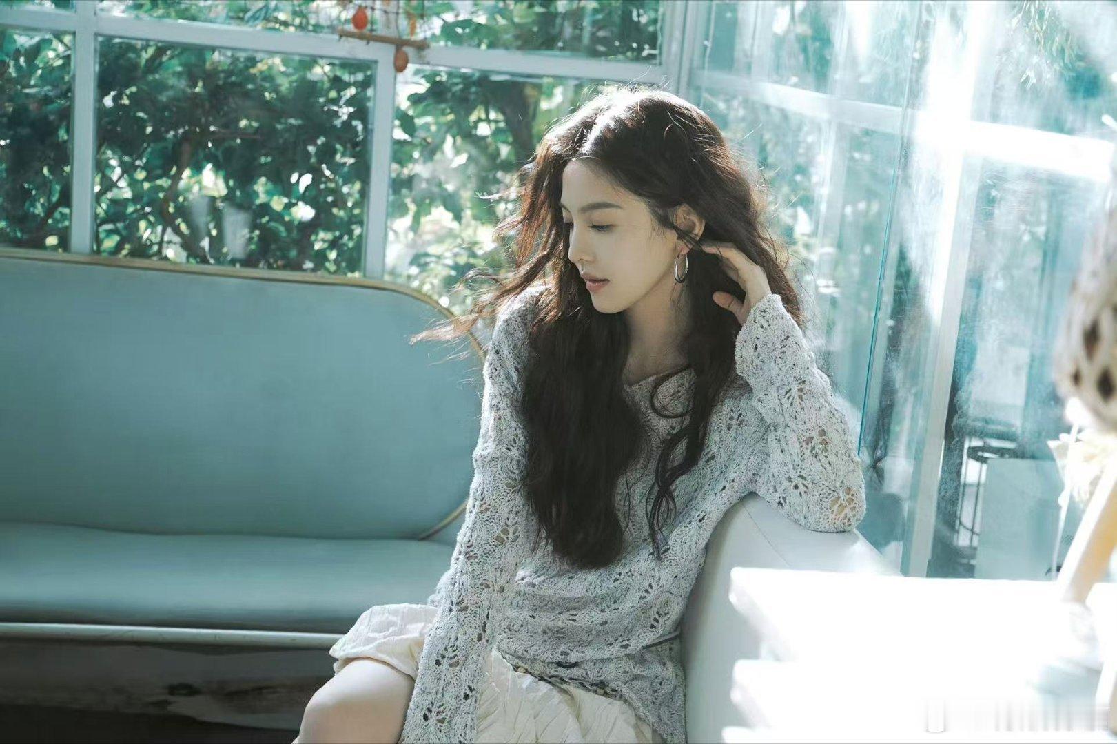 章若楠更新九宫格章若楠文艺九宫格章若楠更新九宫格，好美，