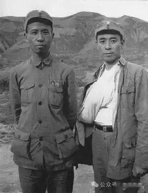 周恩来和刘少奇合影。