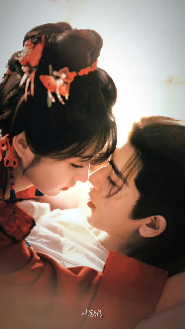 张凌赫duang大一个砸向田曦薇张凌赫你收着点劲儿哈哈哈哈哈哈哈张凌赫