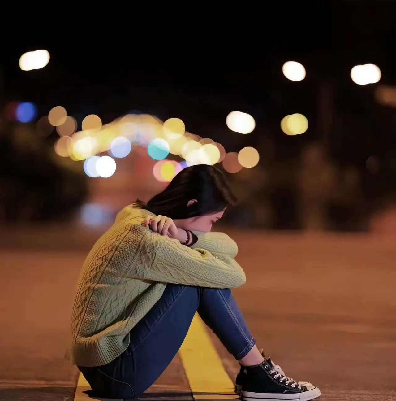 我三年前离的婚，带着闺女嫁给了现在的老周。他比我大八岁，有个儿子已经上大学了。结