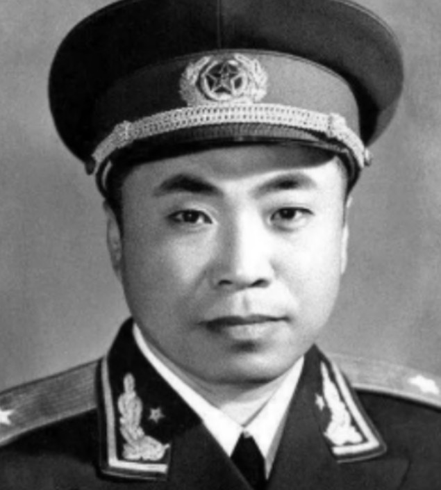 1942年，八路军神枪手遭叛徒出卖，被日军包围，只剩一颗子弹，这时，他很为难：是