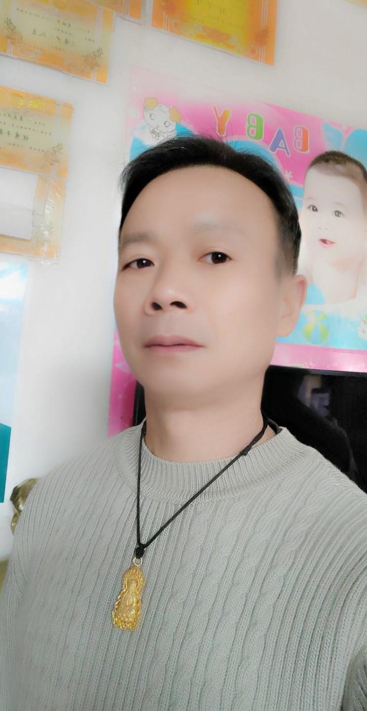 南方同学第一次进北方澡堂，那场面简直不要太精彩。有个广东朋友去沈阳出差，被拉去澡