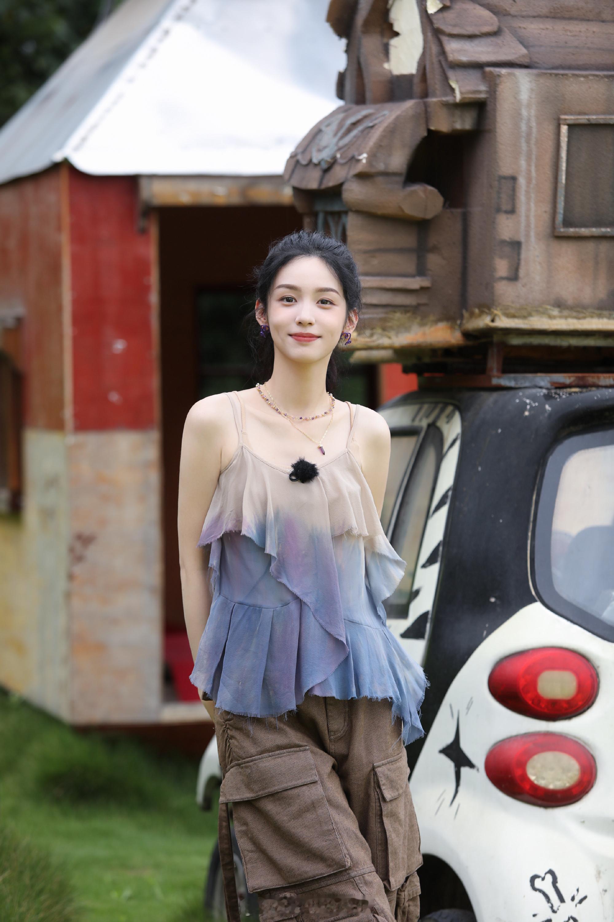 周也清新甜美的夏日魔法师少女