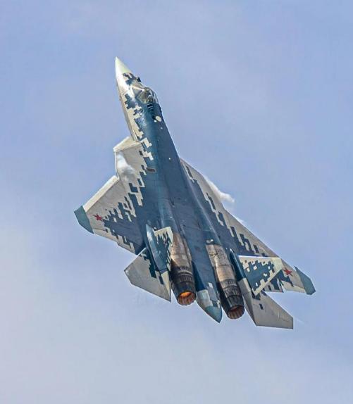 俄罗斯为啥不敢大规模用苏-57？说白了，因为韩国卡住了它的脖子。别看苏-57是俄