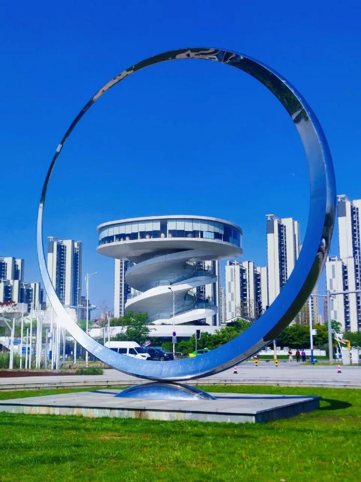 2020年，南昌市中考人数6.3万人2021年，南昌市中考人数6.6万人20