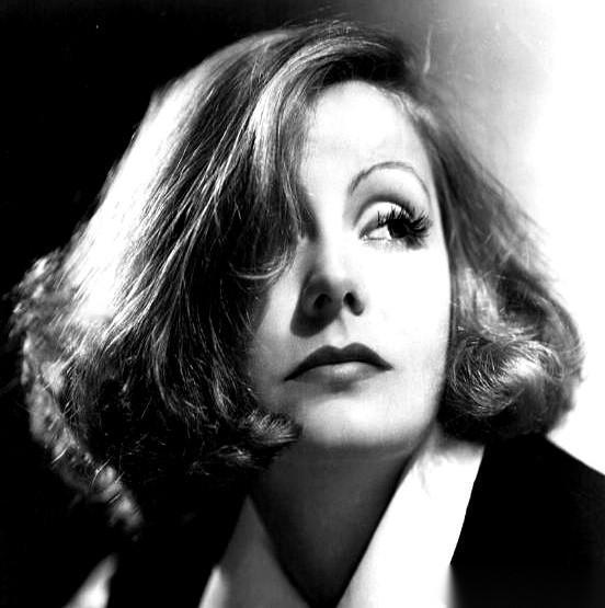 40岁，娶了个78岁的好莱坞女明星。老太太咽气的时候，给他留下了70亿。但有