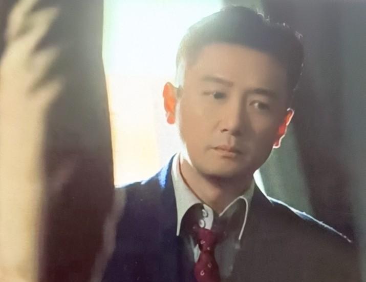 《沉默的荣耀》天呐，剧中的小万居然是他扮演的啊？看到朱枫喊他小万，忽然看到