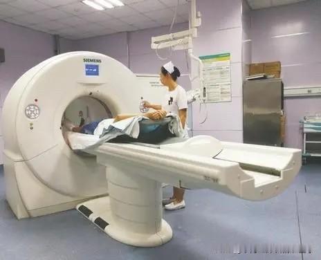别让复查白做钱！肿瘤影像怎么选？牛博士说：精准比昂贵更重要很多病友复查时有个