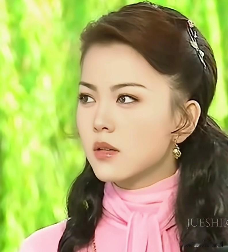 知道李湘为什么会这么有钱啊？网上分析的有几个原因:1、她很会投资2、