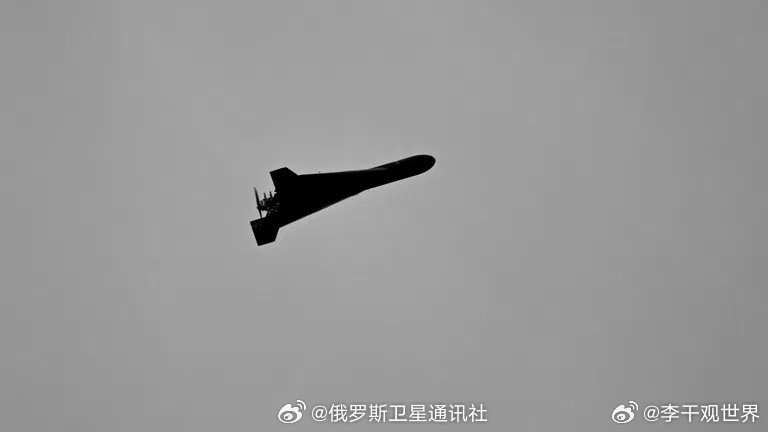 【俄军打击乌克兰卢茨克德国工厂】俄罗斯国防部17日通报称，俄军对位于乌克兰卢茨克