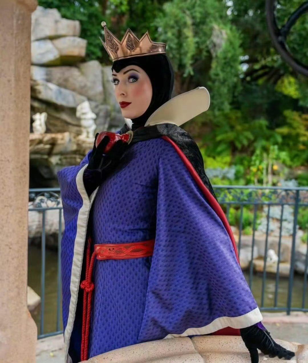 毒皇后扮演者被迪士尼解雇的原因又飒又圈粉的毒皇后被解雇，原因终于清楚了😭她是