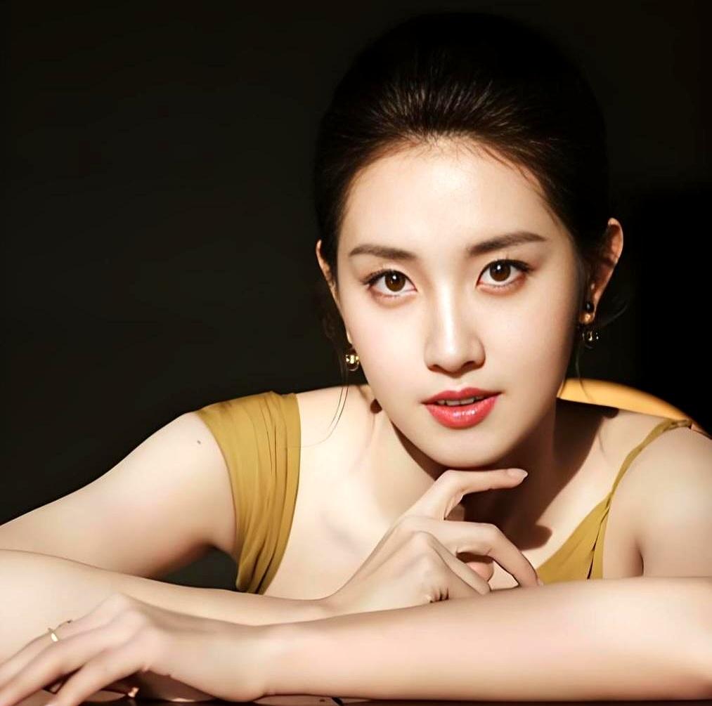 同样是跟朋友喝两杯被偷录曝光，凭啥有人惨遭换角、粉丝连夜跑路，有人却能让几十万网