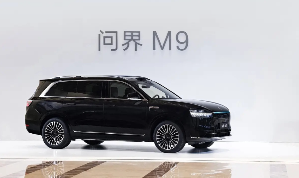 搭载华为最新896线激光雷达，全新问界M9正式上市，47.98万起！作为鸿蒙智行